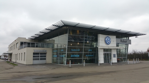 Showroom auto P+1E și Service auto, situat în Baia Mare, echipamente service si autoturisme